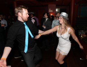 Singles dancing at toronto's New Year's Eve 2018 party